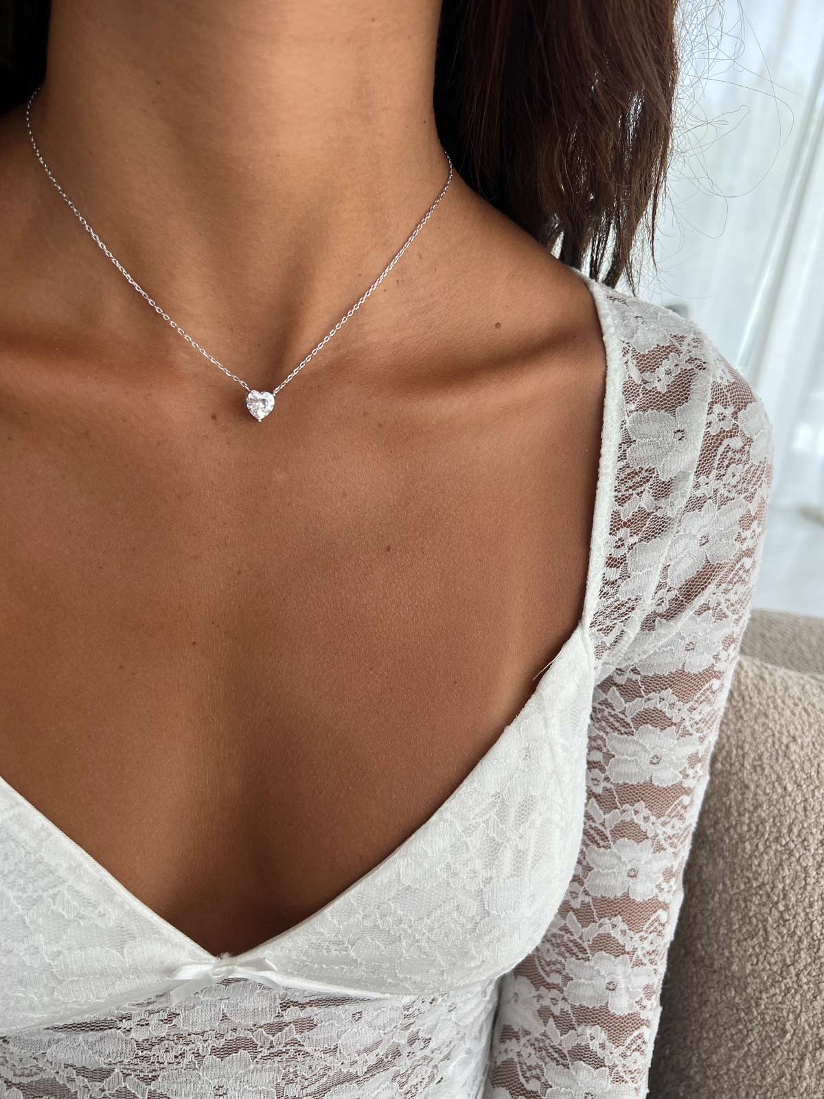 שרשרת צמודה סוליטר לב גדול