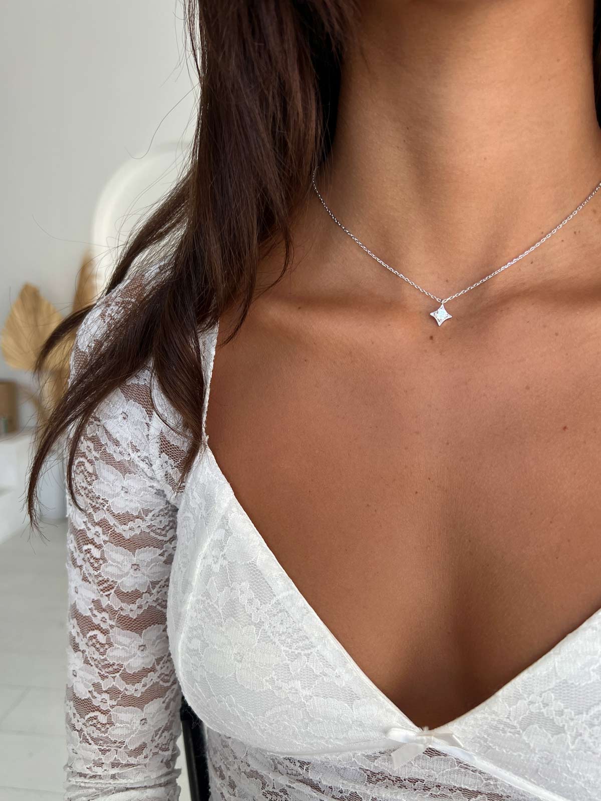 שרשרת צמודה מעוין וסוליטר