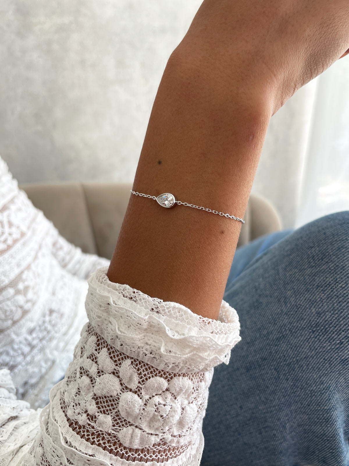 צמיד סוליטר טיפה שוכבת