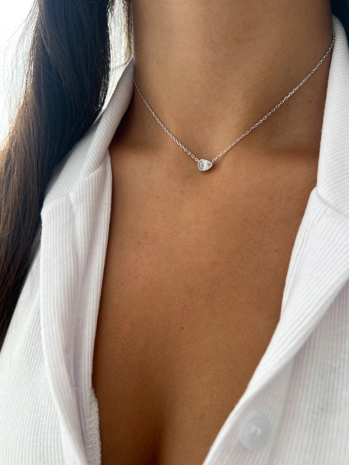 שרשרת צמודה סוליטר טיפה שוכבת