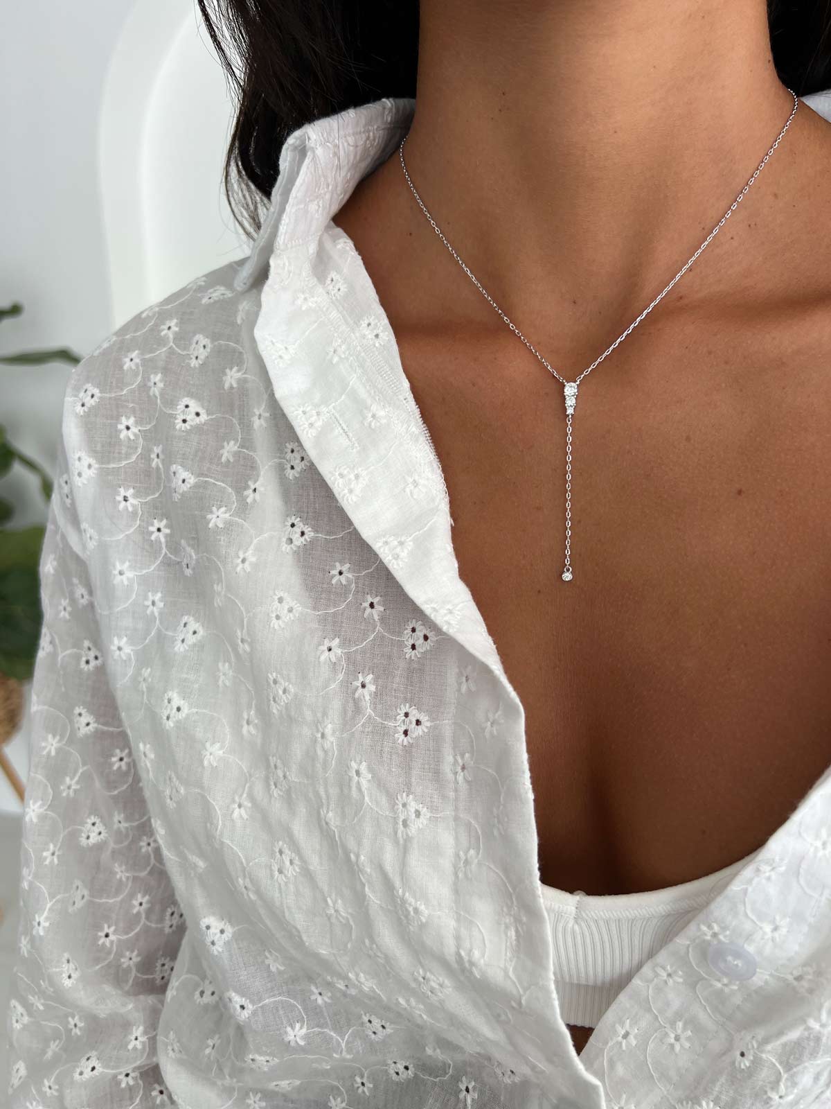 שרשרת עניבה סוליטרים קצרה