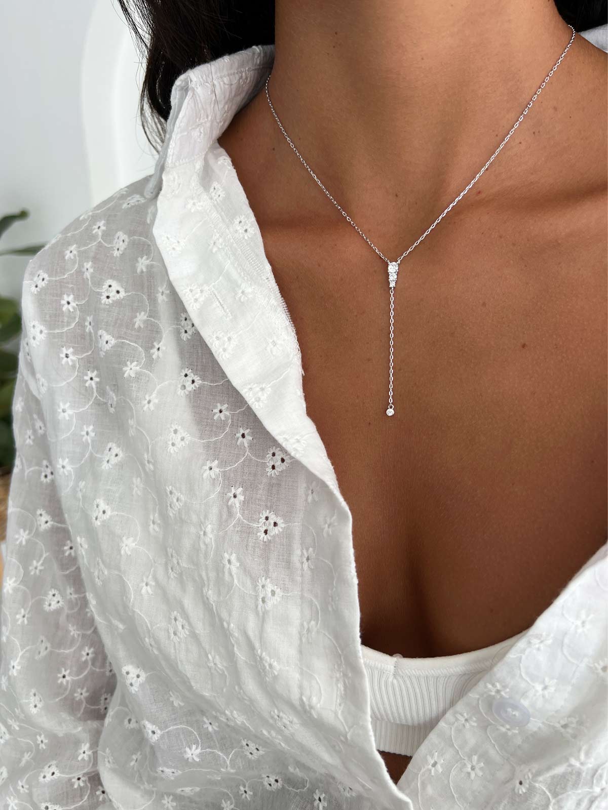 שרשרת עניבה סוליטרים קצרה