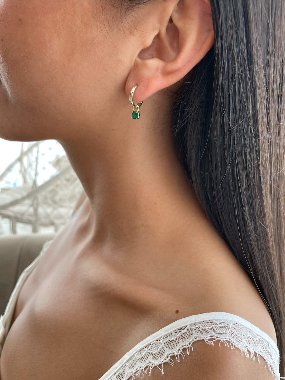 עגילי חישוק חלק סוליטר ירוק נופל