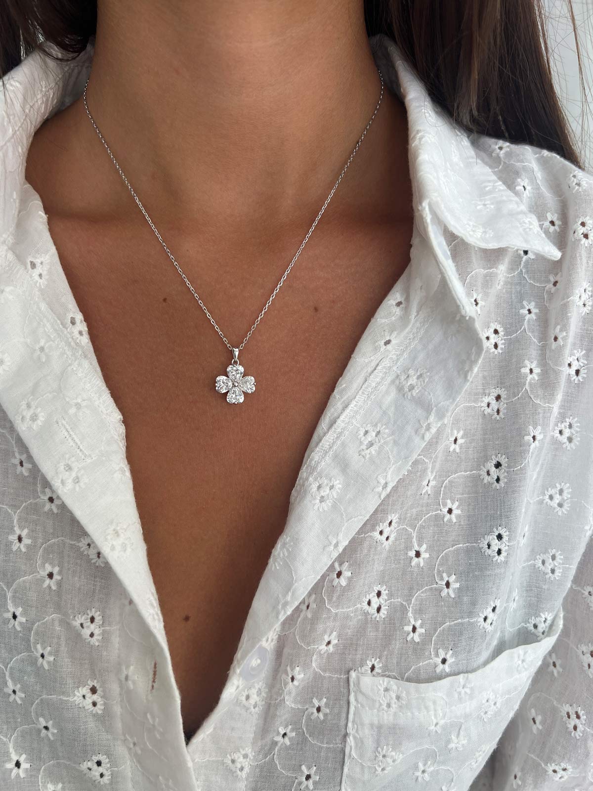 שרשרת תלתן לבבות סוליטרים