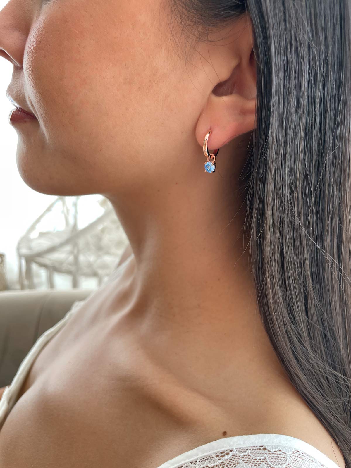 עגילי חישוק חלק סוליטר תכלת נופל