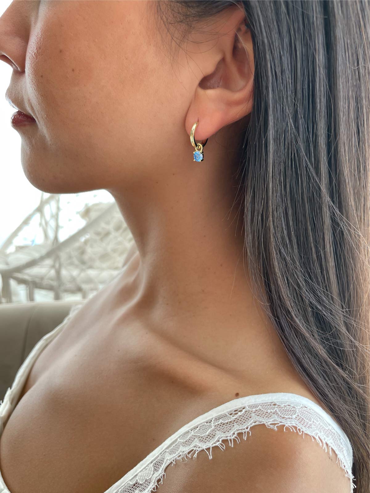 עגילי חישוק חלק סוליטר תכלת נופל