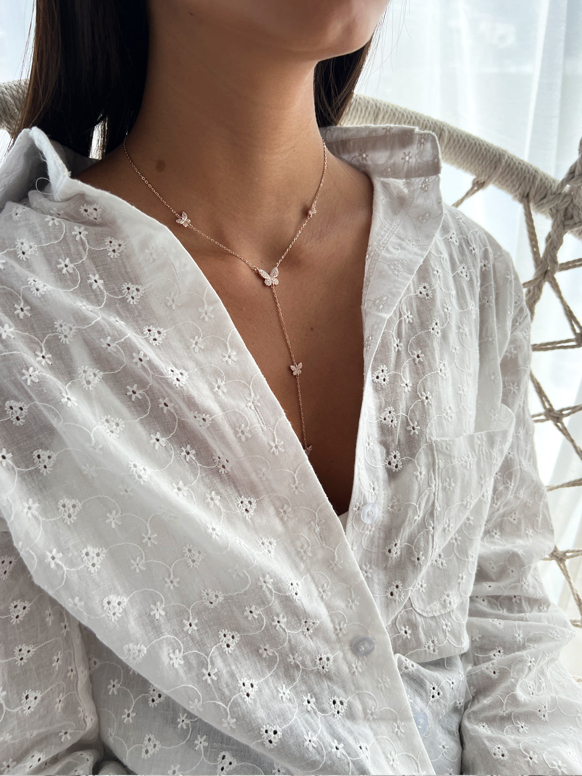 שרשרת עניבה פרפרים משובצים