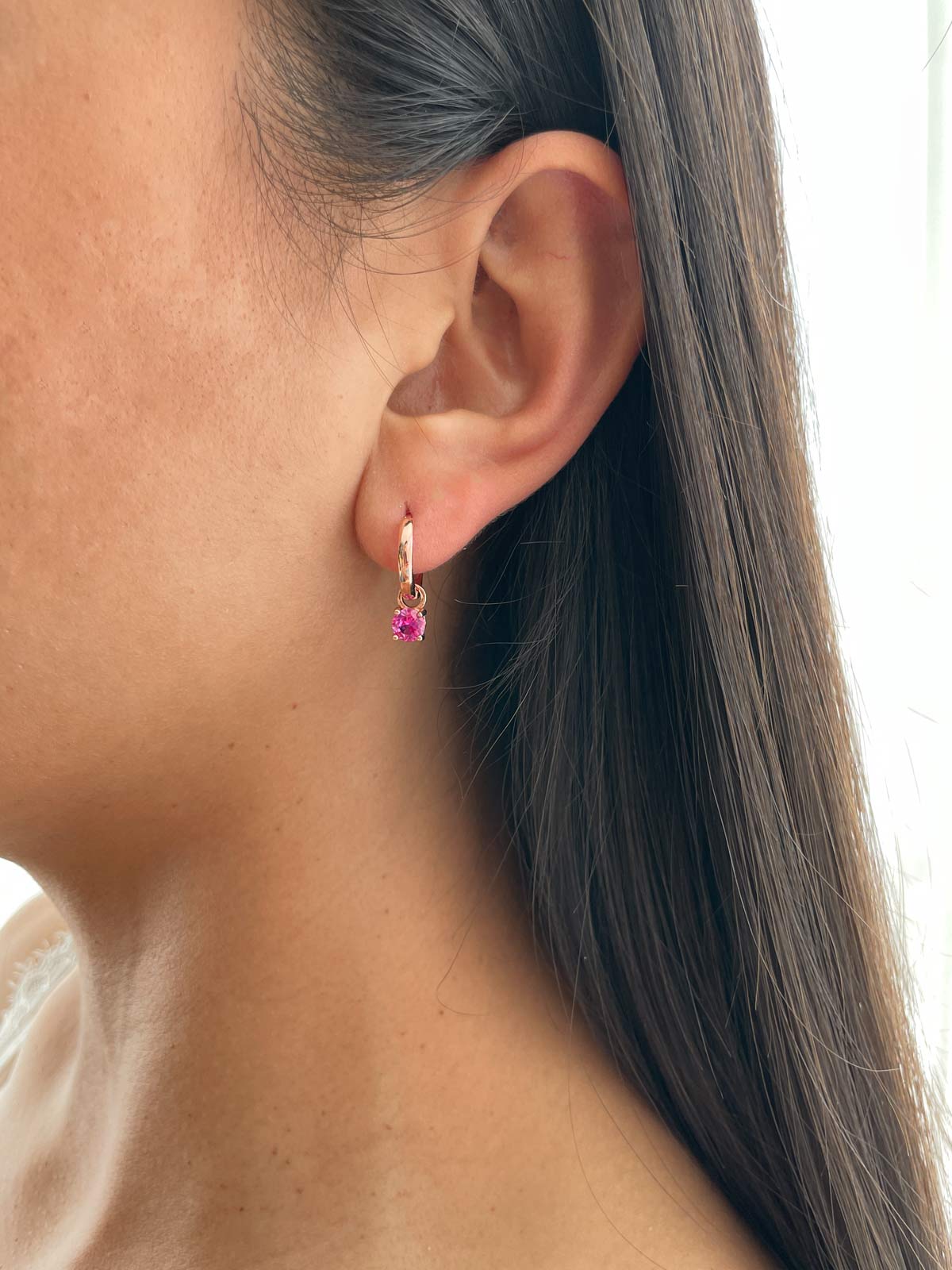 עגילי חישוק חלק סוליטר ורוד נופל