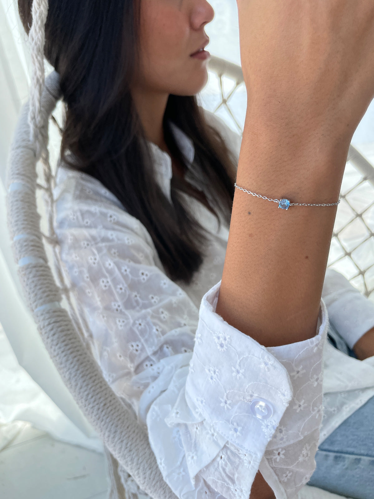 צמיד עדין סוליטר תכלת