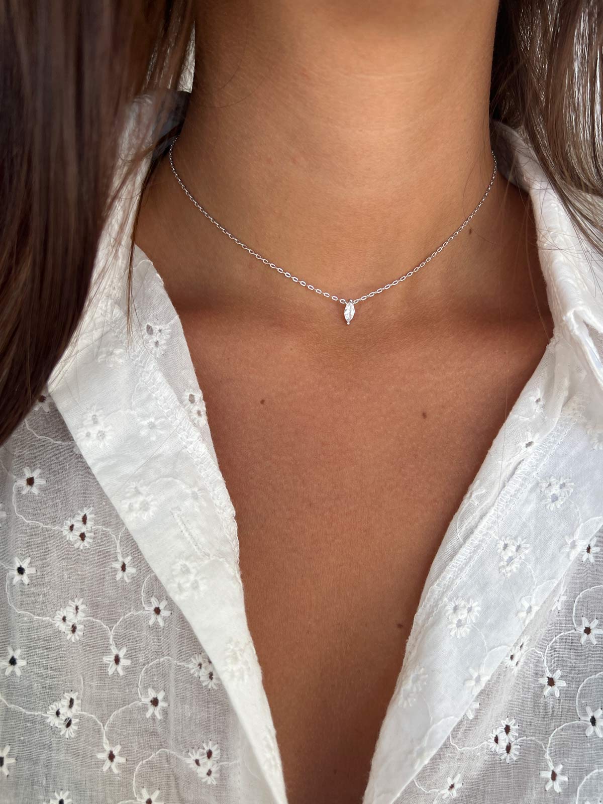 שרשרת צמודה סוליטר מרקיזה קטנה