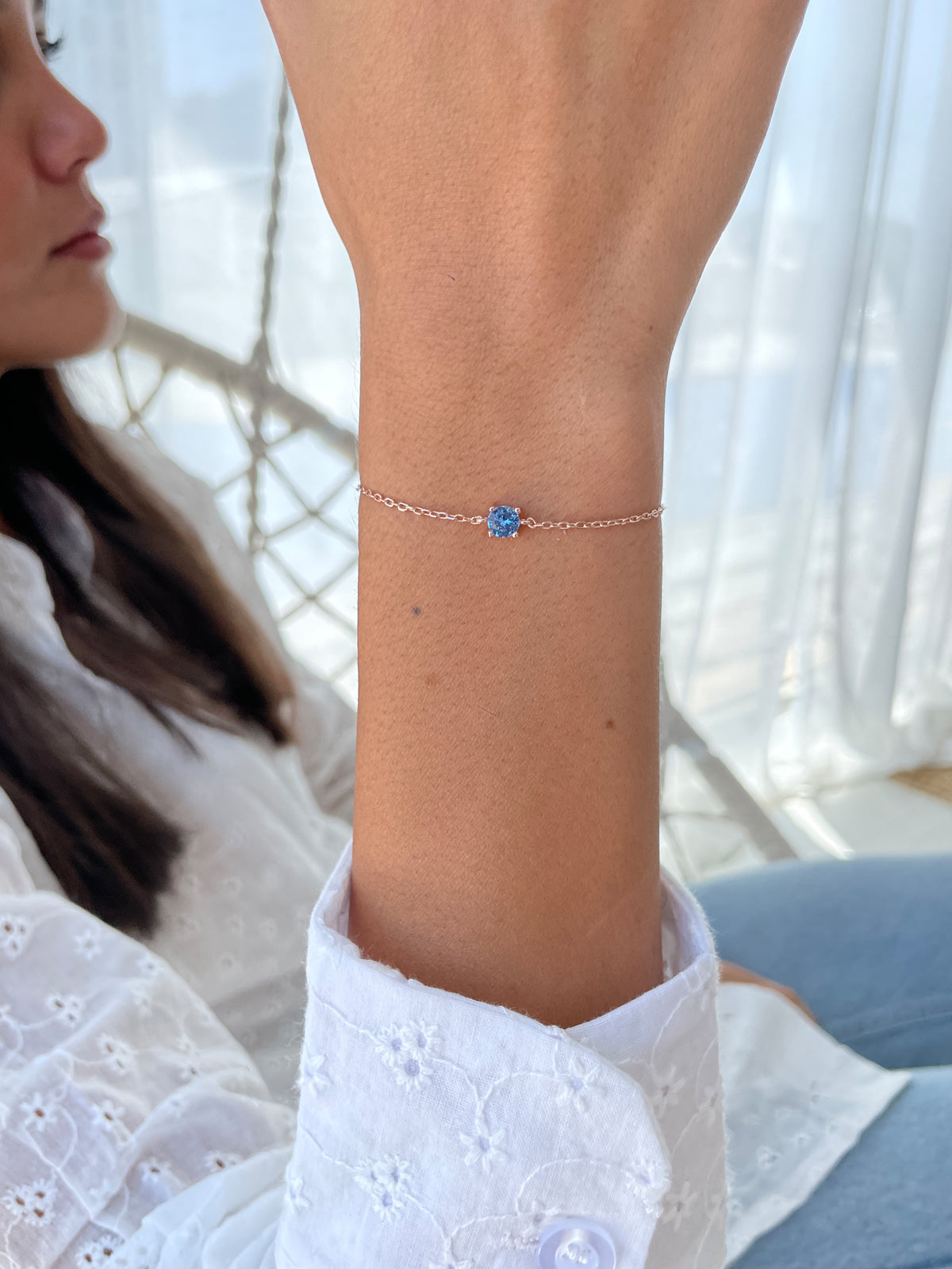 צמיד עדין סוליטר תכלת