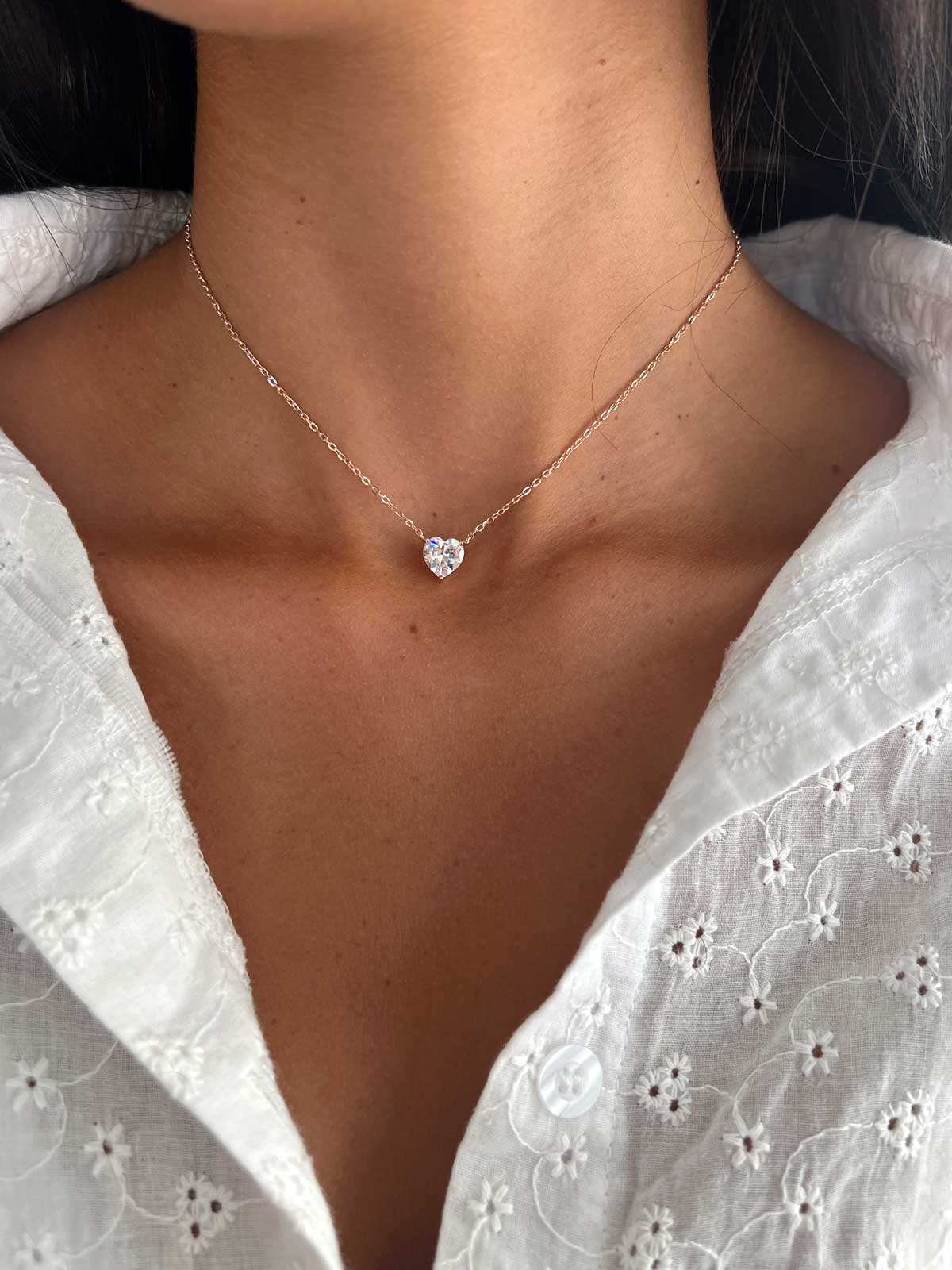 שרשרת צמודה סוליטר לב גדול