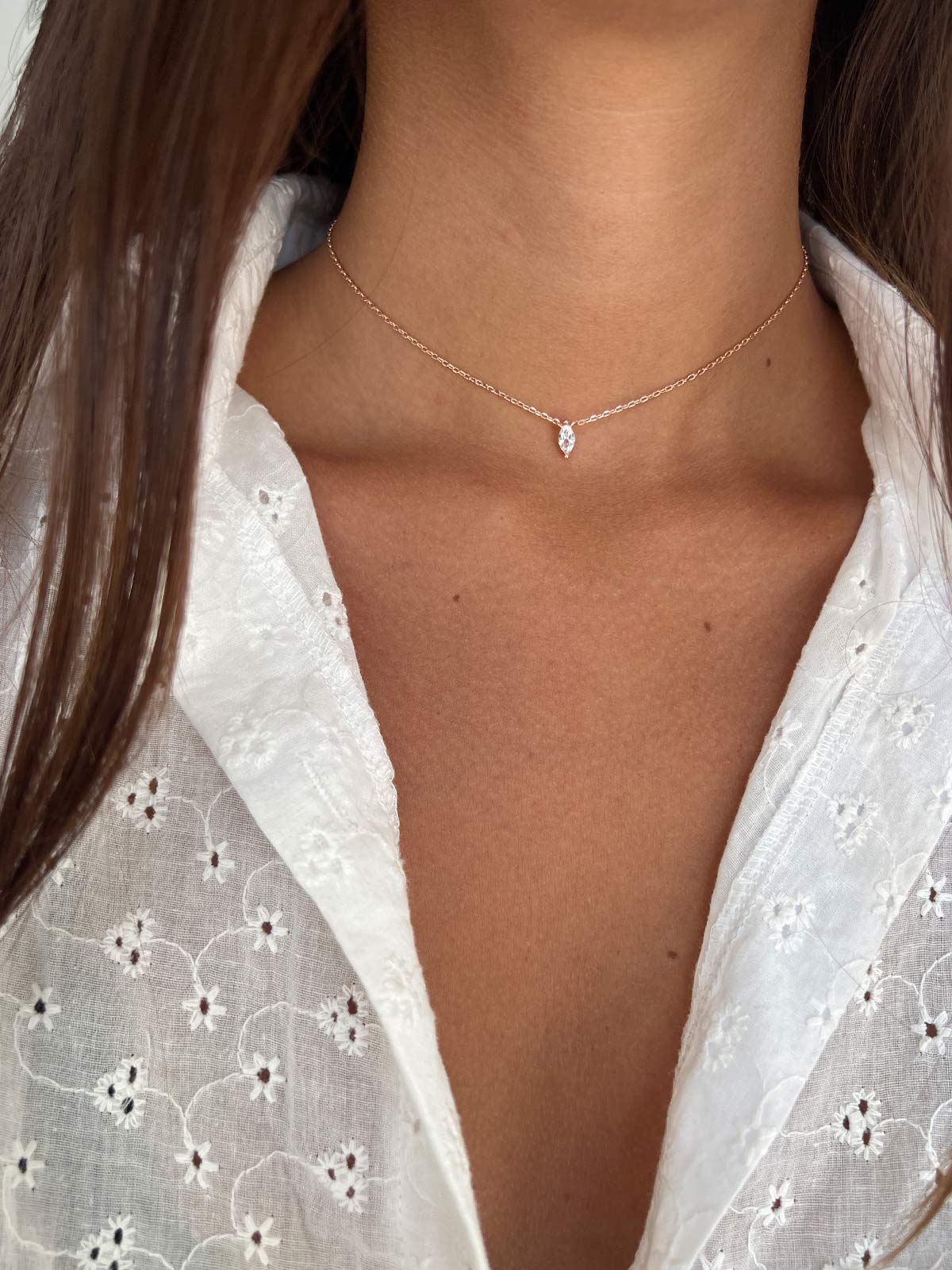 שרשרת צמודה סוליטר מרקיזה קטנה