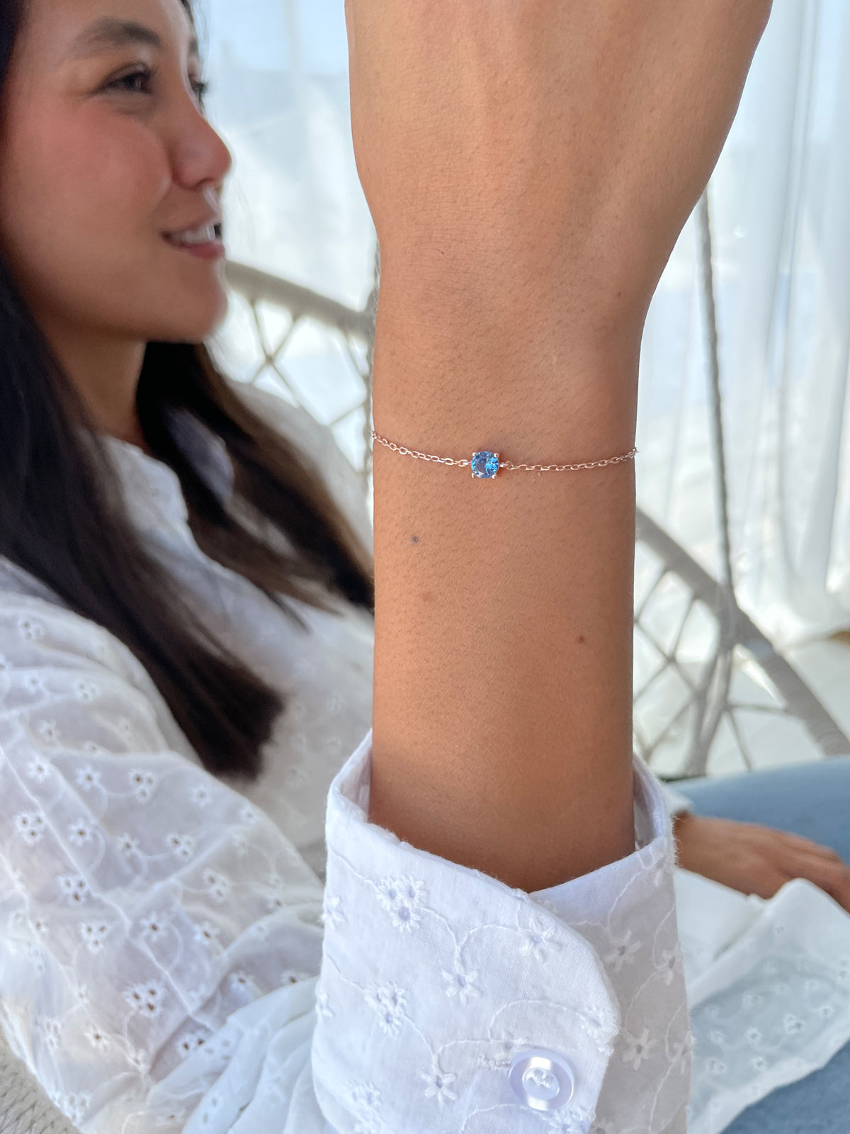 צמיד עדין סוליטר תכלת