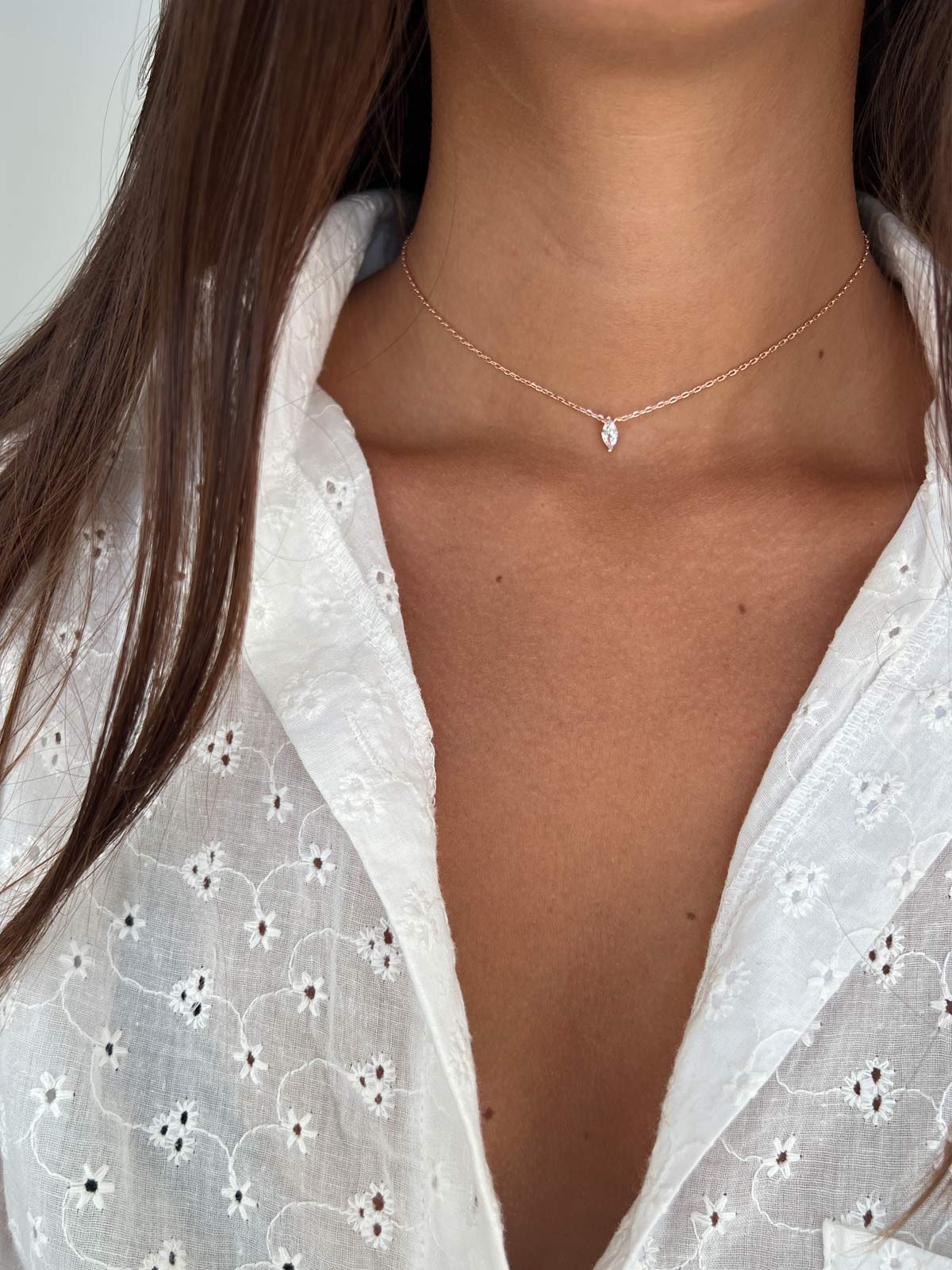 שרשרת צמודה סוליטר מרקיזה קטנה