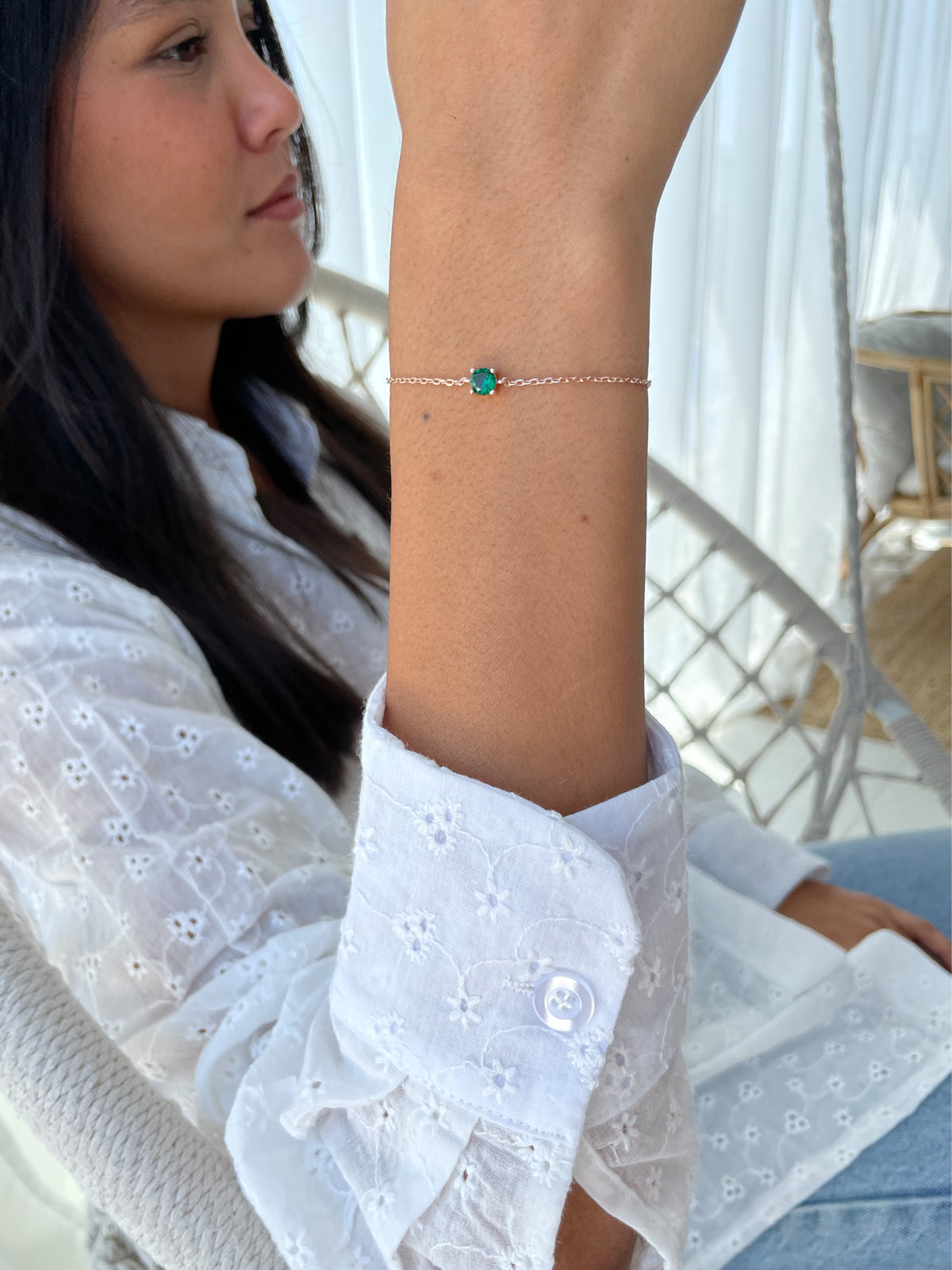 צמיד עדין סוליטר ירוק