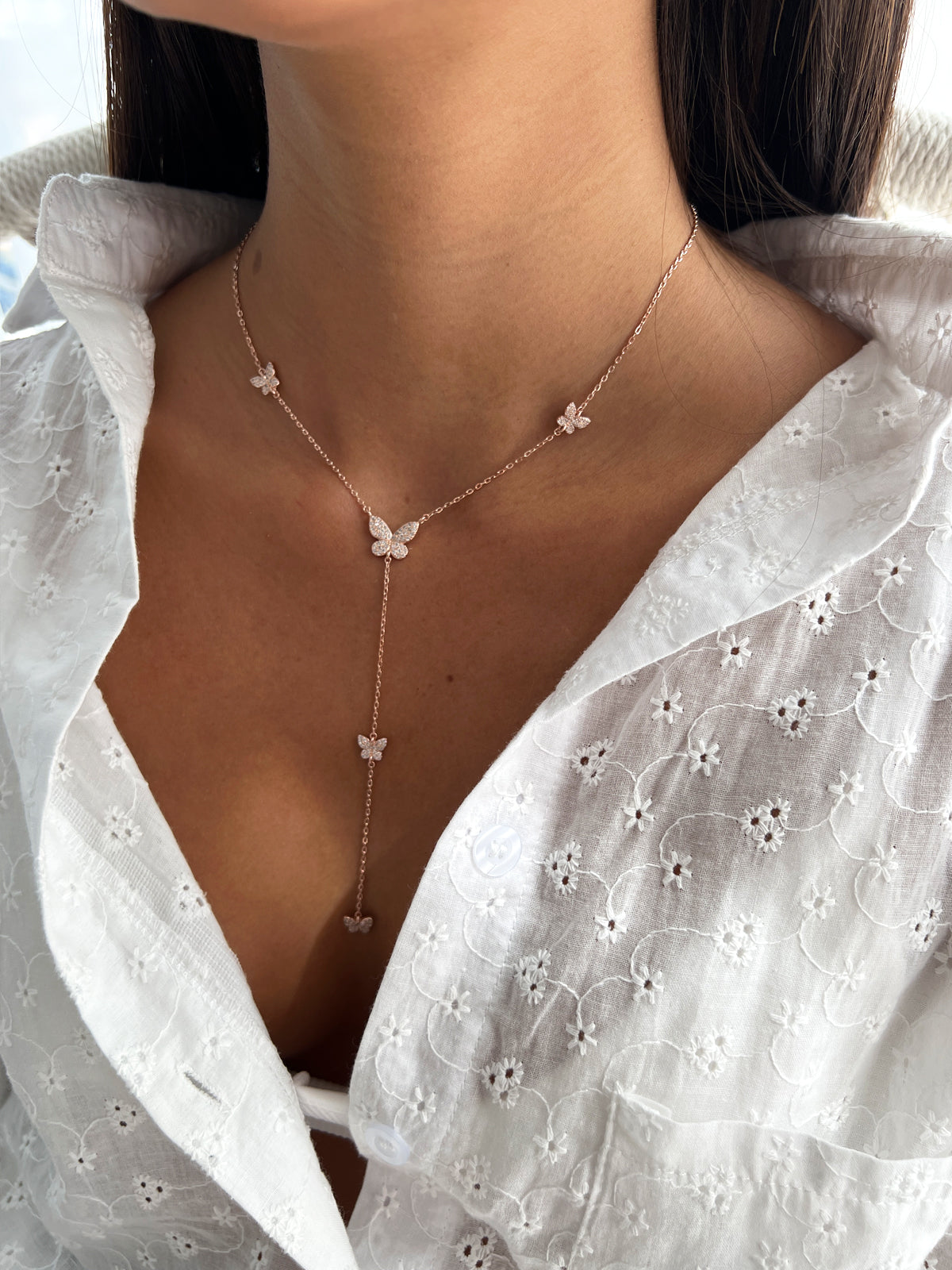 שרשרת עניבה פרפרים משובצים