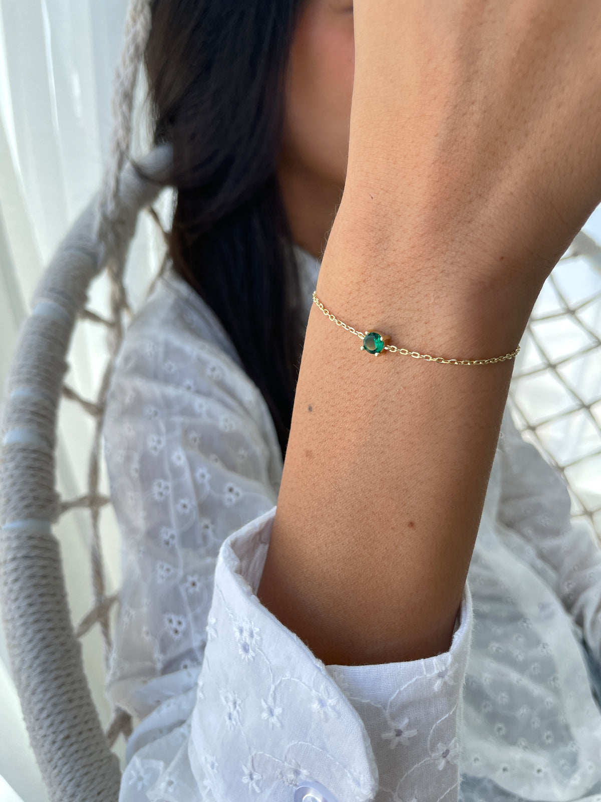 צמיד עדין סוליטר ירוק