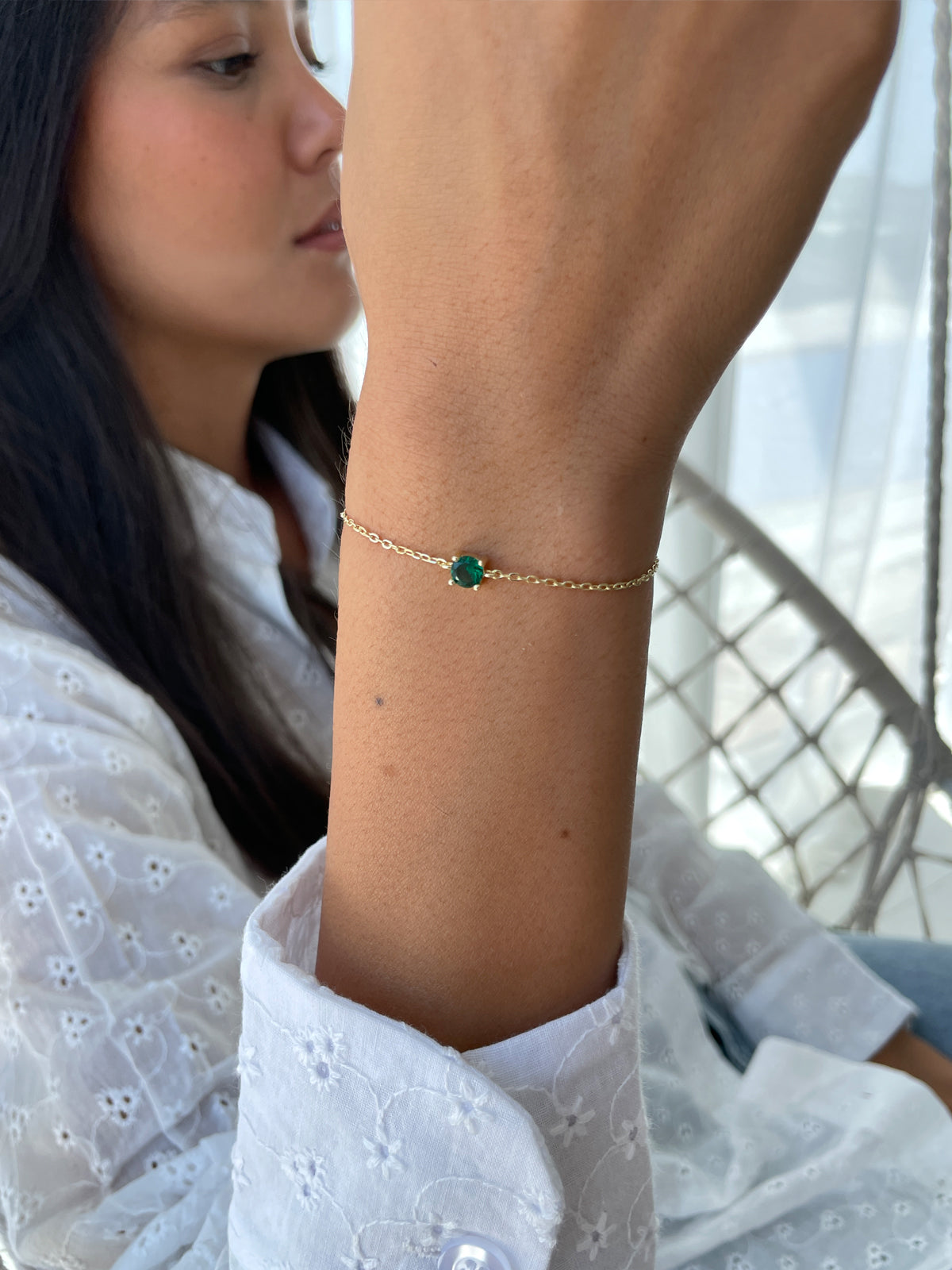 צמיד עדין סוליטר ירוק