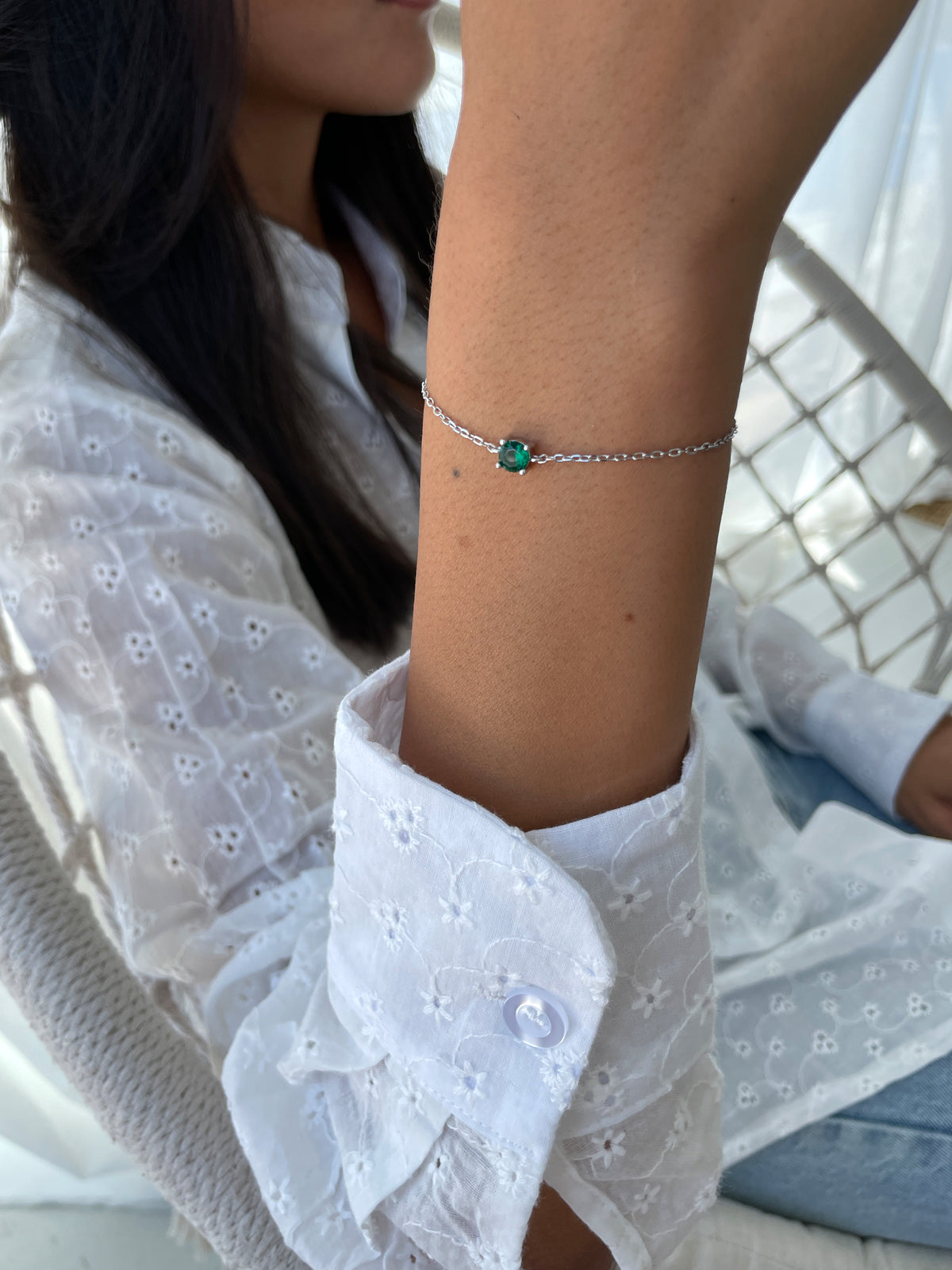 צמיד עדין סוליטר ירוק