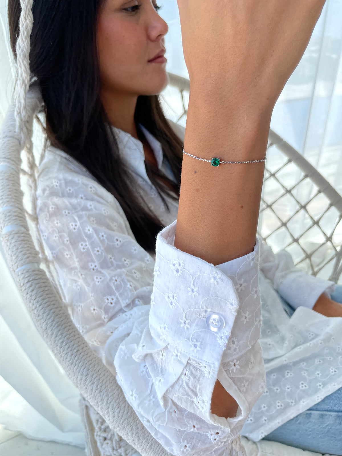 צמיד עדין סוליטר ירוק