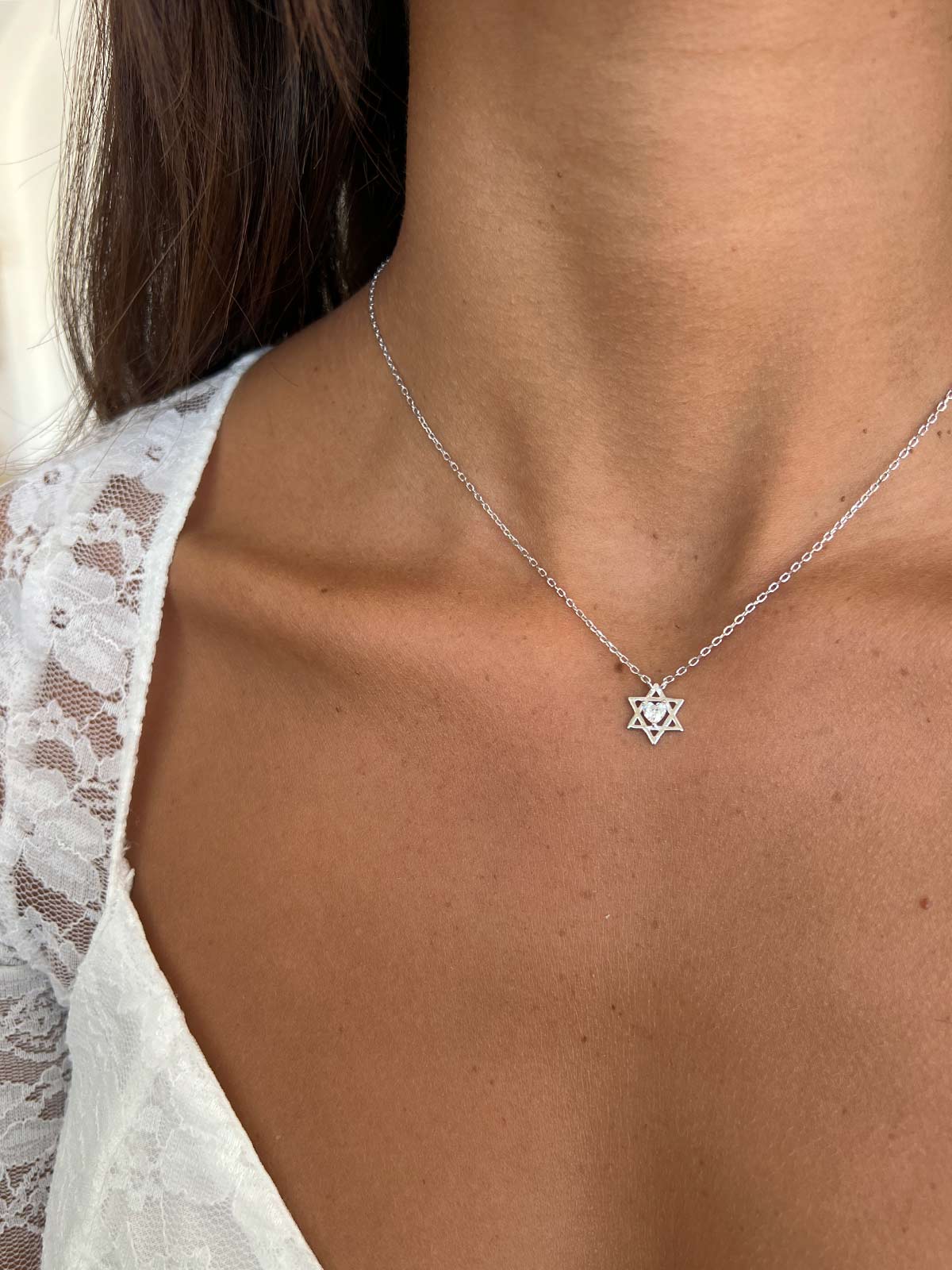 שרשרת צמודה מגן דוד וסוליטר לב