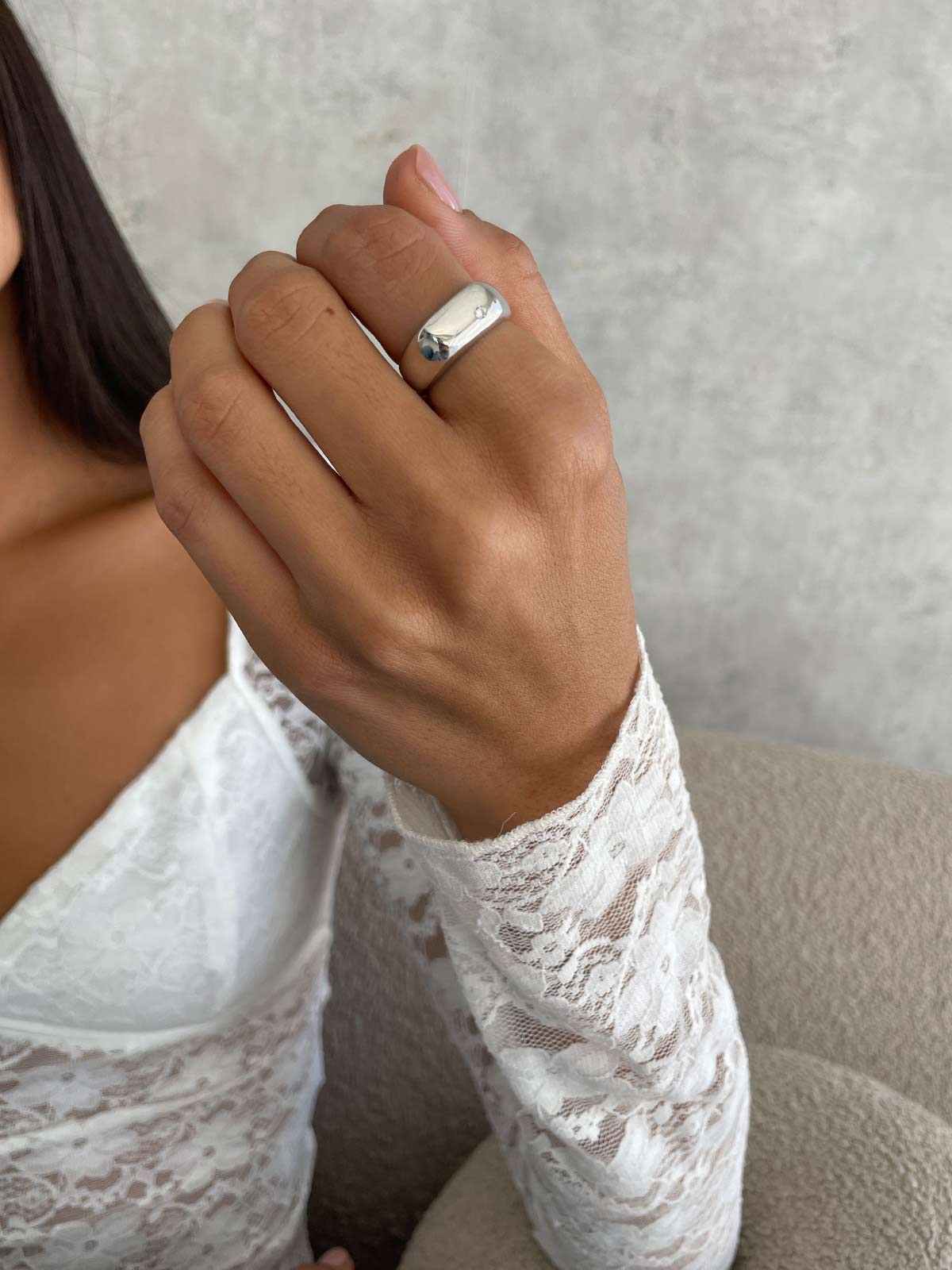 טבעת חותם עבה זירקון קטן