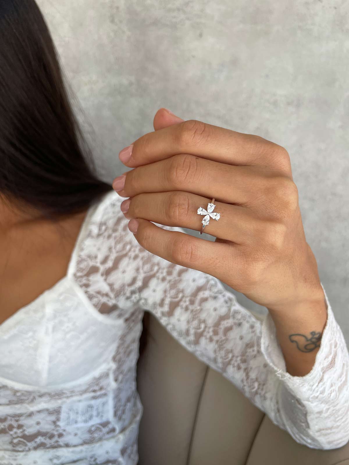 טבעת פרח טיפות