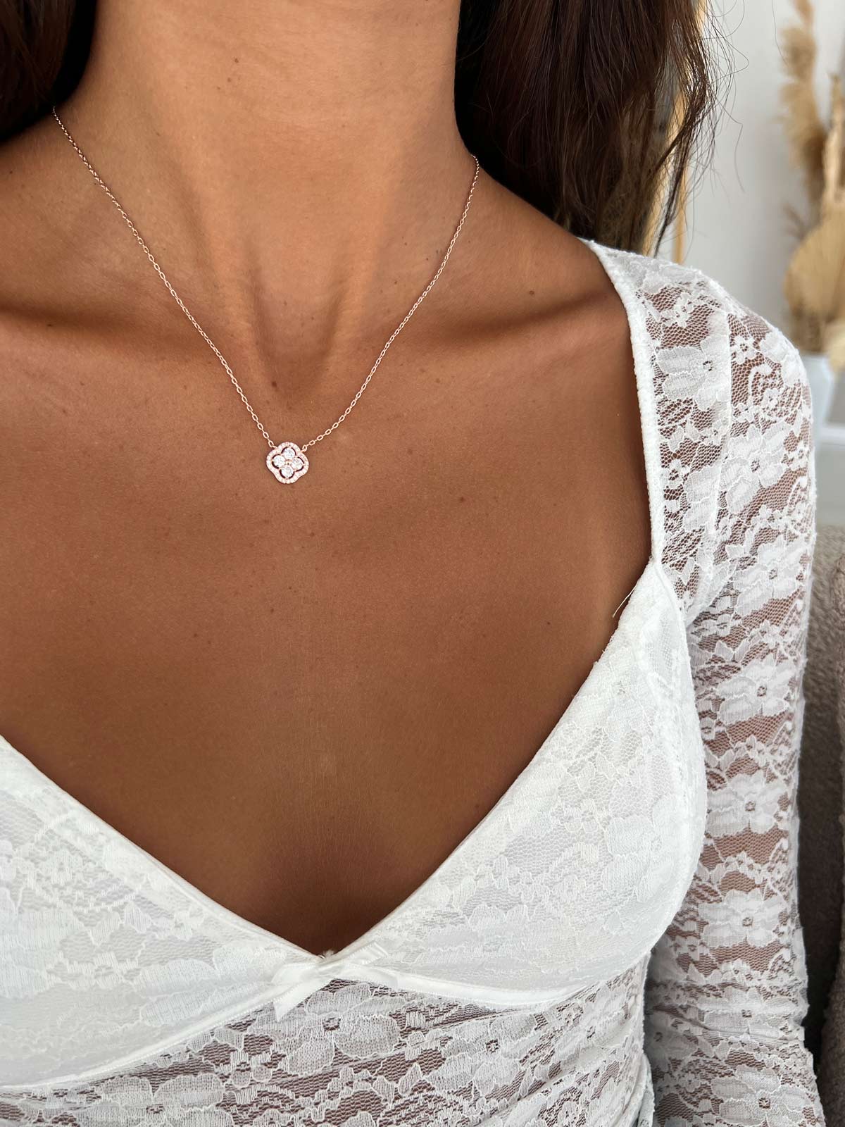 שרשרת תלתן סוליטרים משובץ