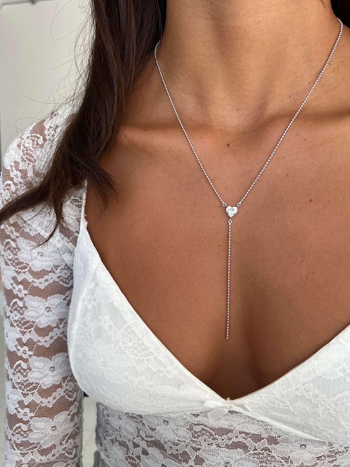 שרשרת עניבה חרוזים וסוליטר לב