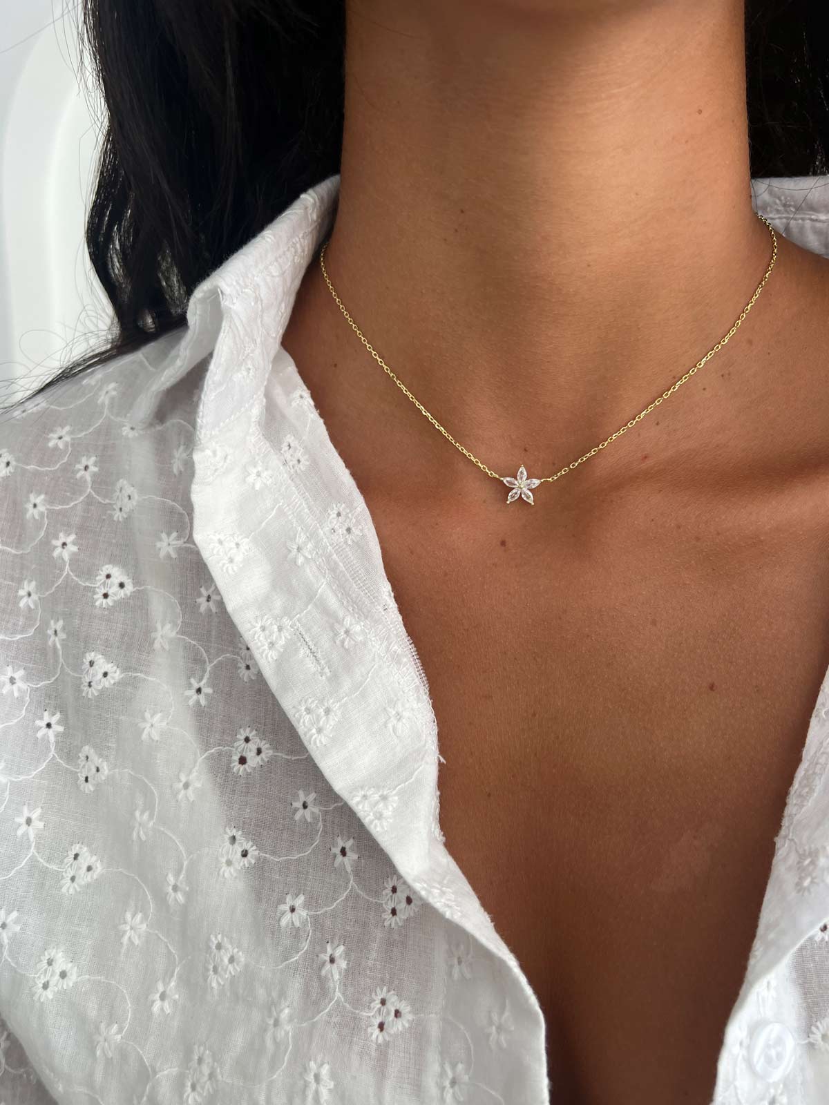 שרשרת צמודה פרח מרקיזות