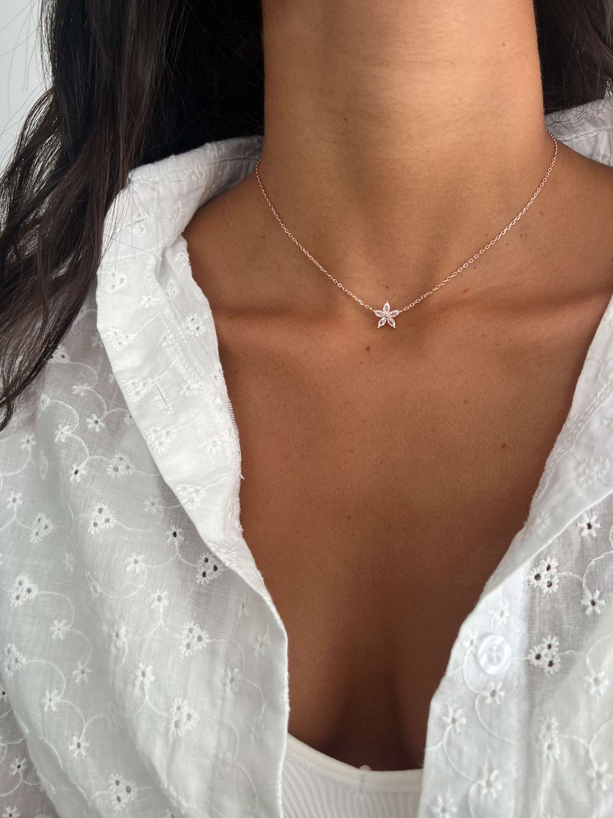 שרשרת צמודה פרח מרקיזות