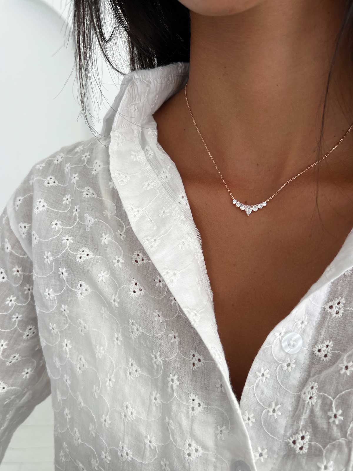 שרשרת סוליטרים וטיפה