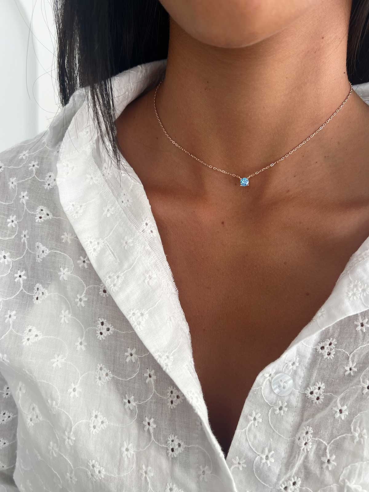 שרשרת צמודה סוליטר תכלת