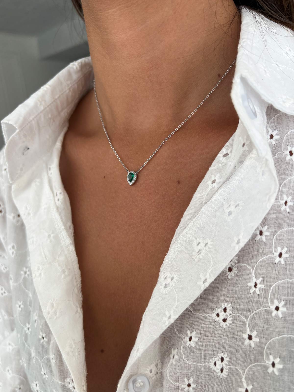 שרשרת צמודה טיפה ירוקה