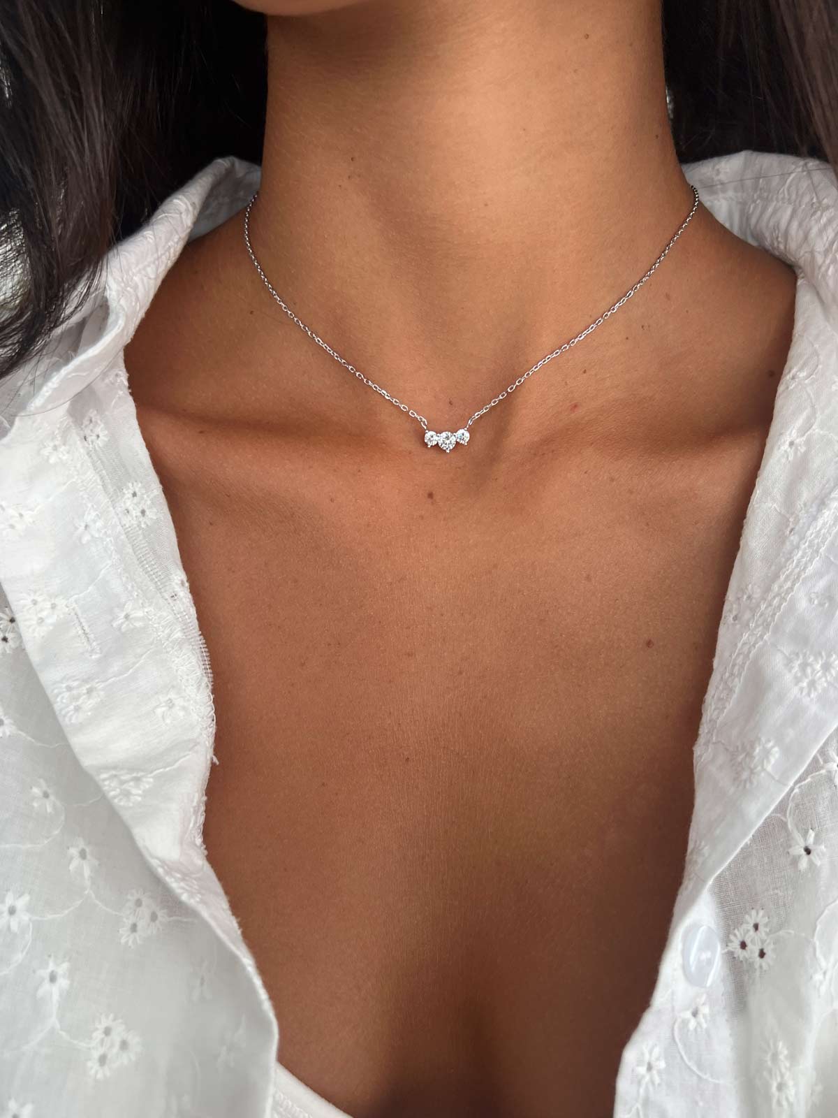 שרשרת צמודה שלושה סוליטרים