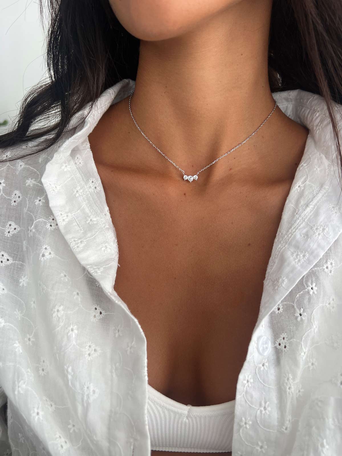 שרשרת צמודה שלושה סוליטרים