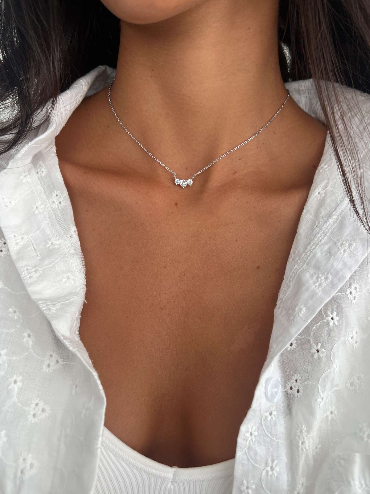 שרשרת צמודה שלושה סוליטרים