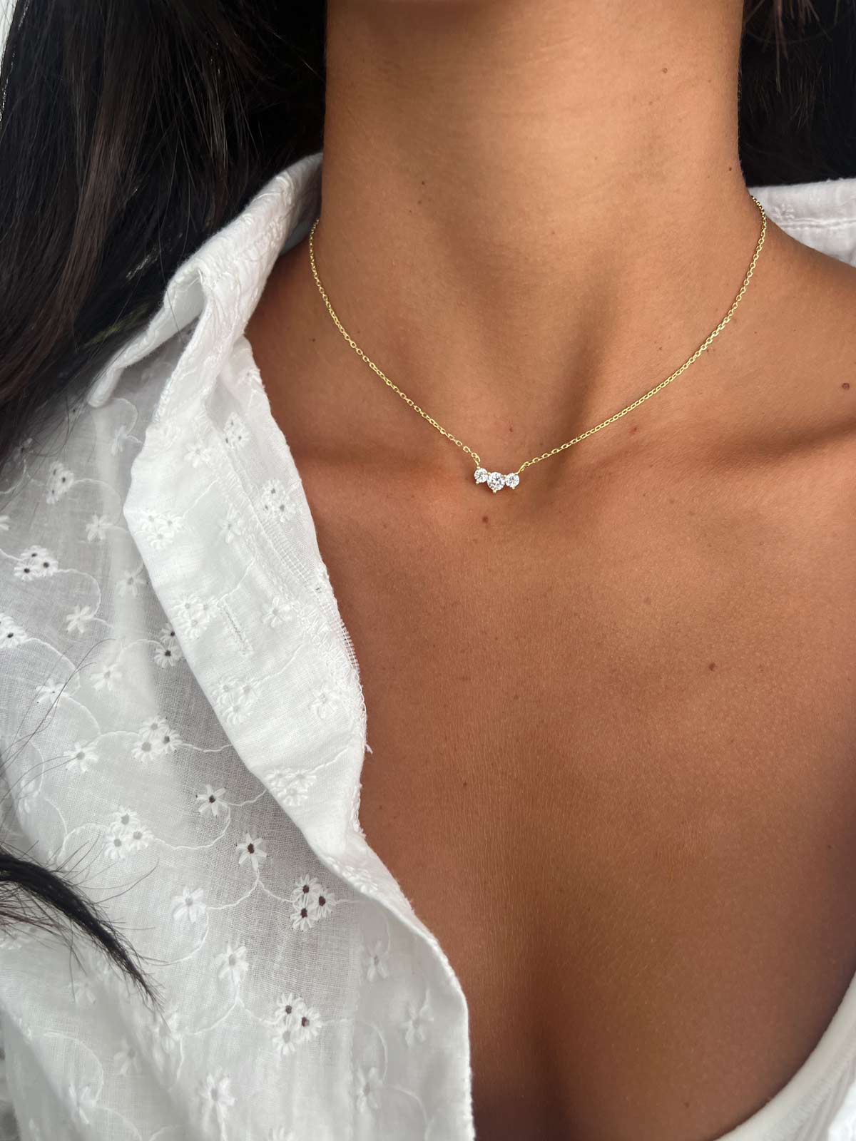 שרשרת צמודה שלושה סוליטרים