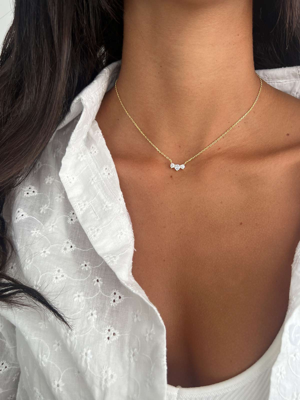 שרשרת צמודה שלושה סוליטרים