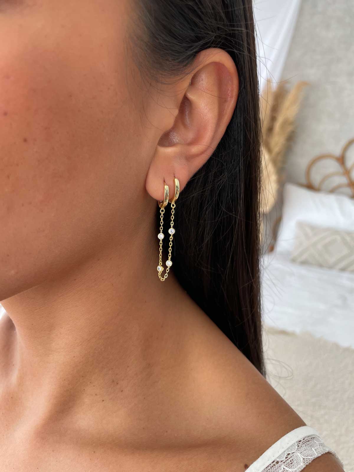 עגיל חישוק כפול ושרשרת סוליטרים