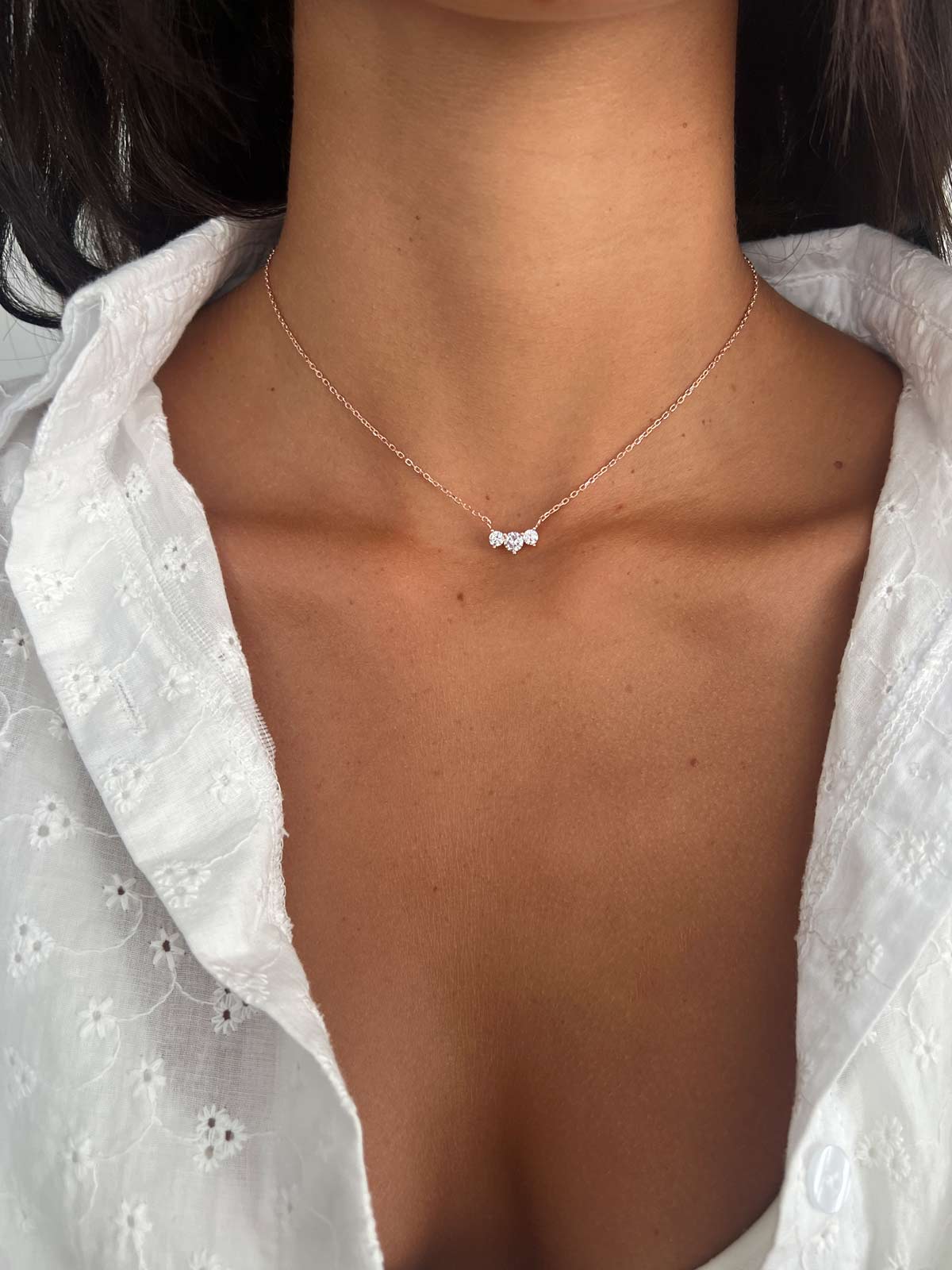 שרשרת צמודה שלושה סוליטרים