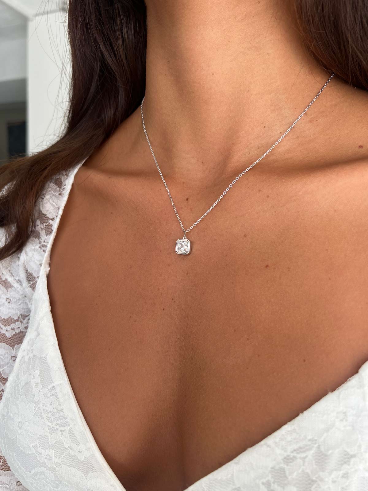 שרשרת סוליטר מרובע בזל