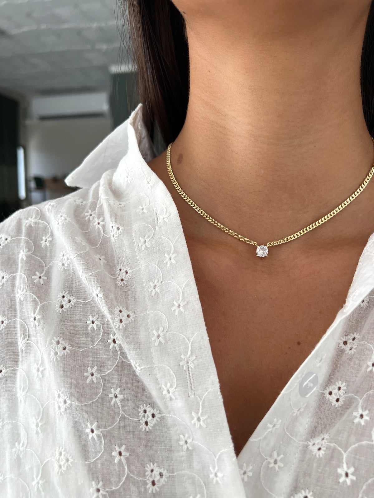 שרשרת צמודה חוליות וסוליטר גדול