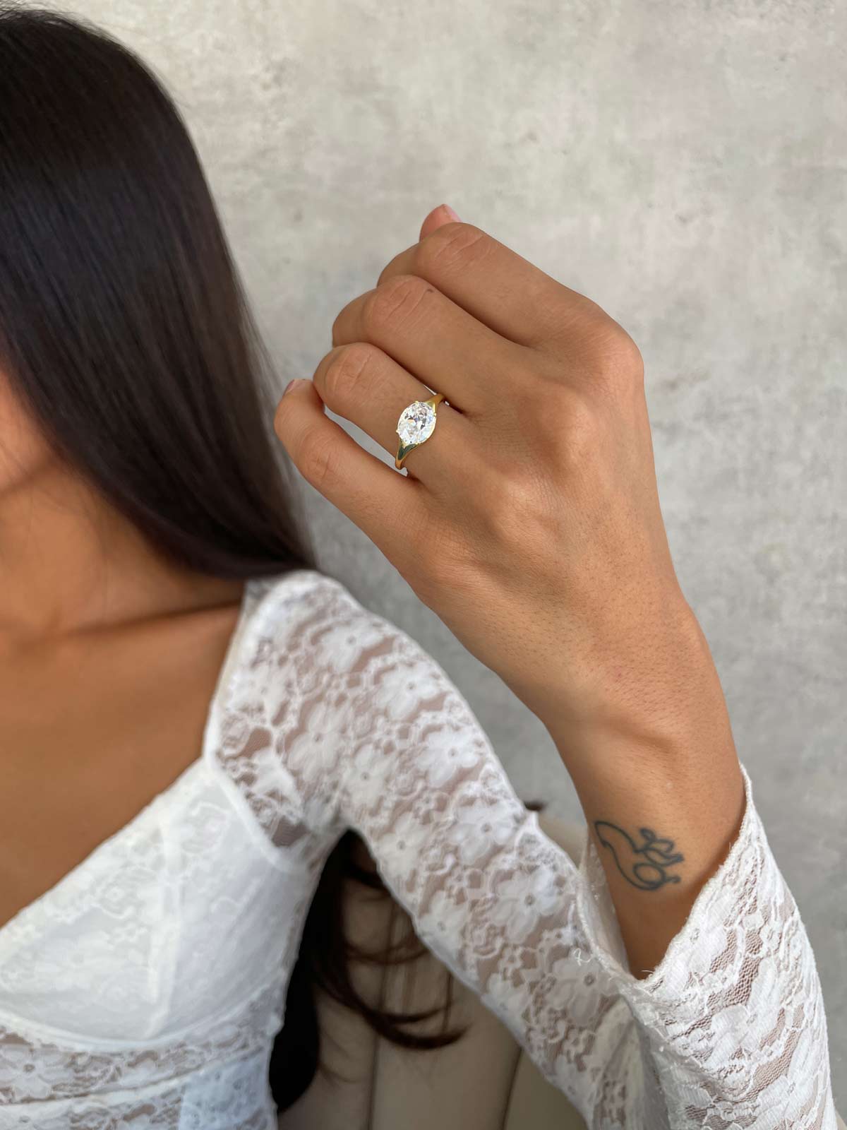 טבעת סוליטר אליפסה שוכב