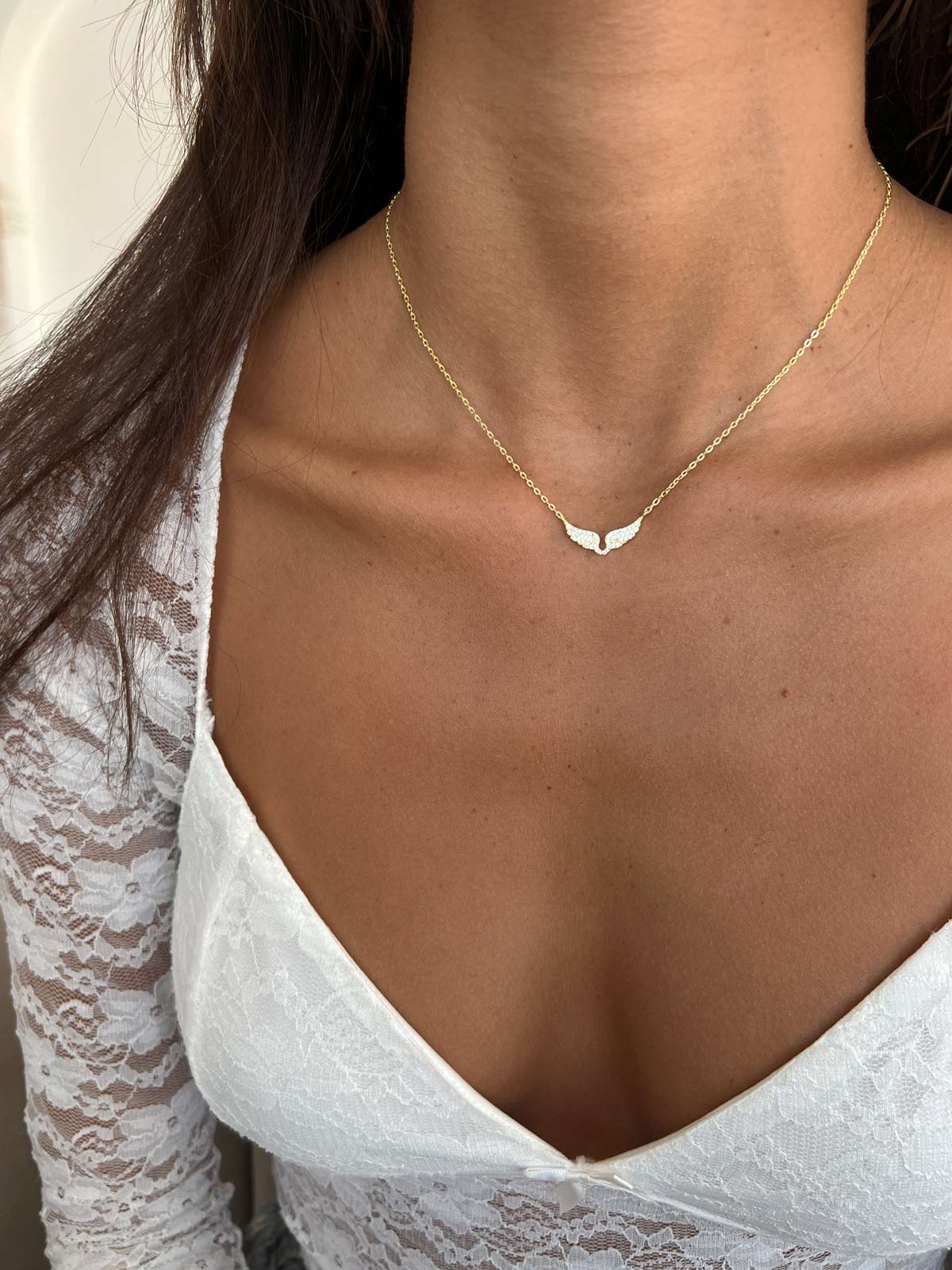 שרשרת צמודה כנפיים קטנות