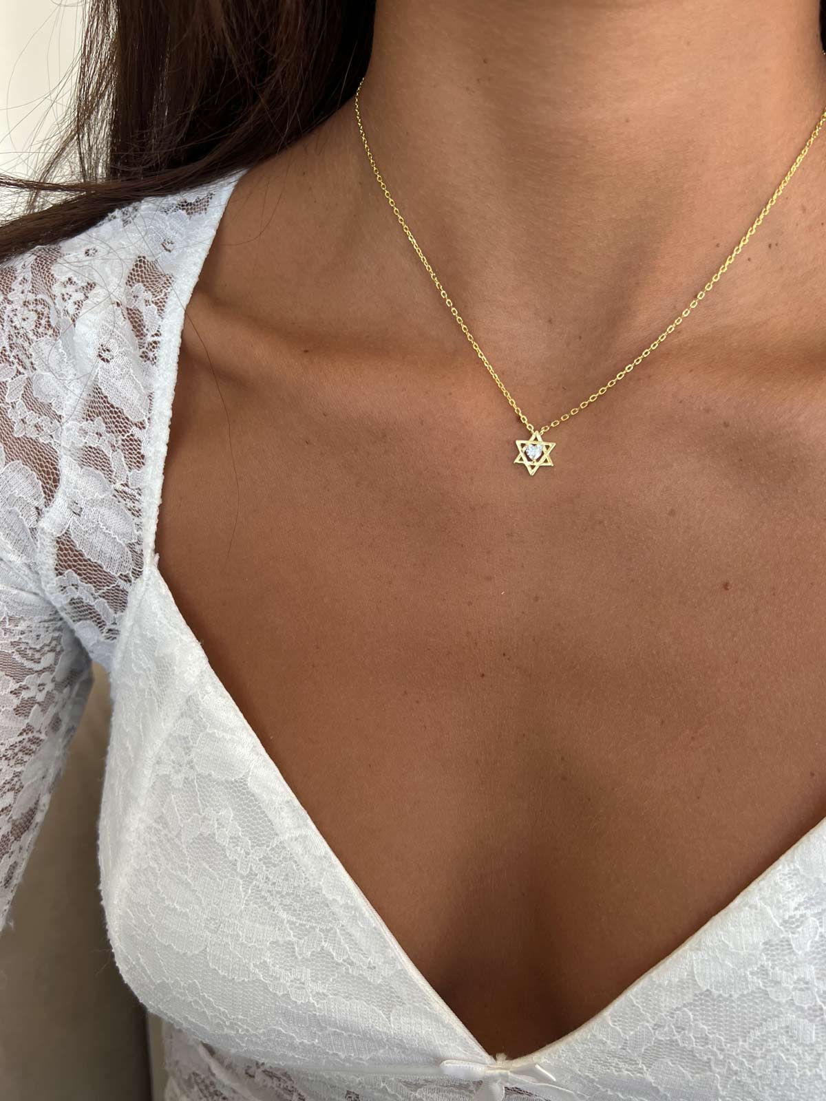 שרשרת צמודה מגן דוד וסוליטר לב