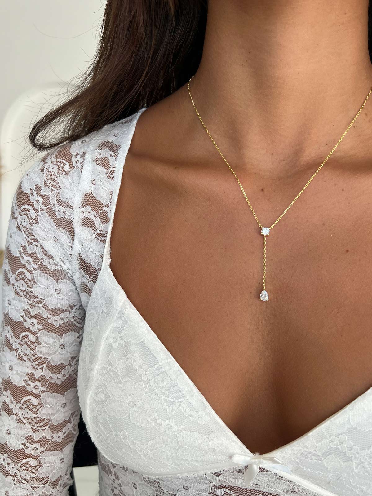 שרשרת עניבה קצרה סוליטר וטיפה