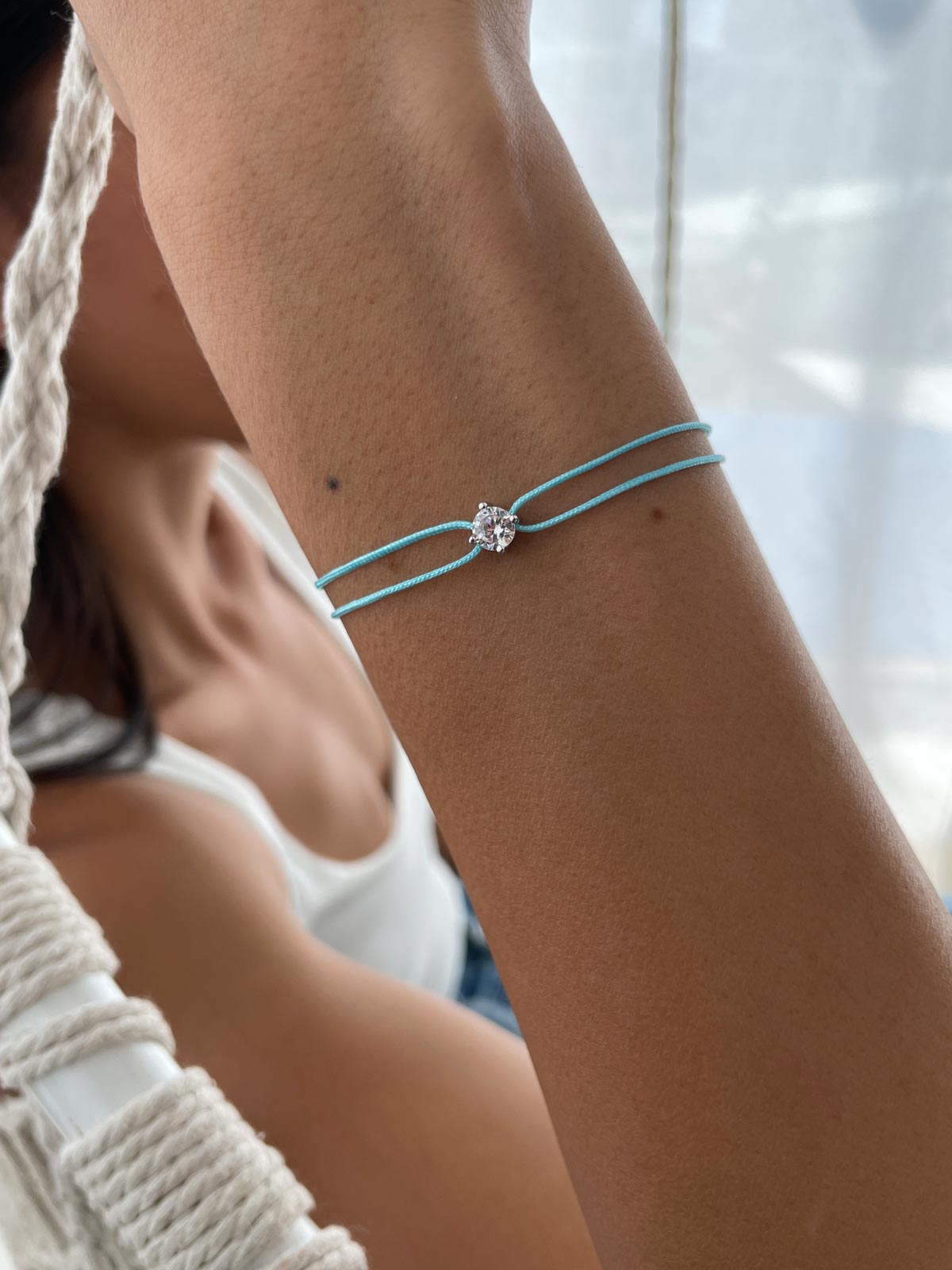 צמיד חוט טורקיז כפול וסוליטר