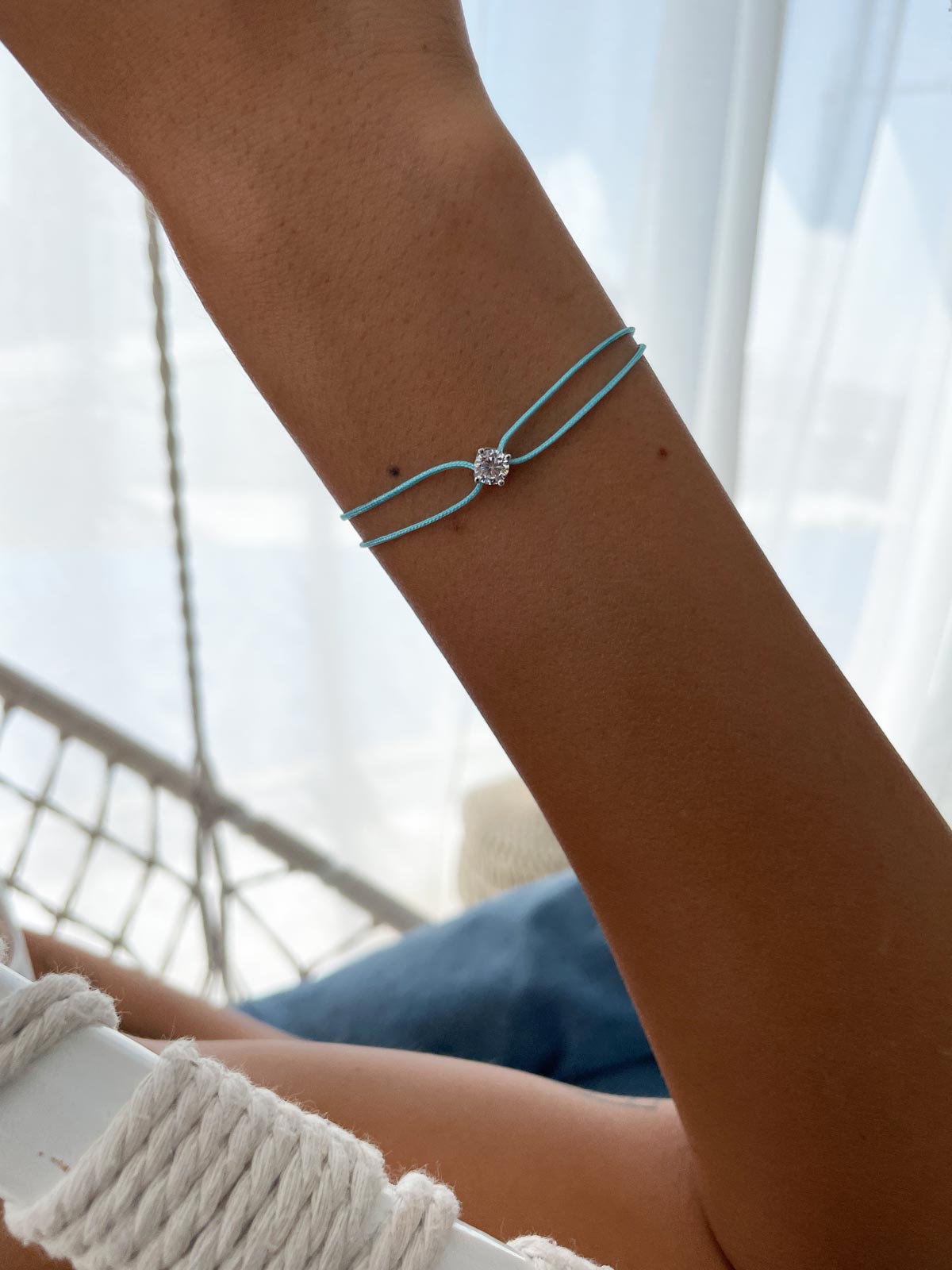 צמיד חוט טורקיז כפול וסוליטר